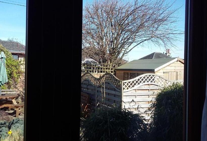 צימר Craigievar Guest House