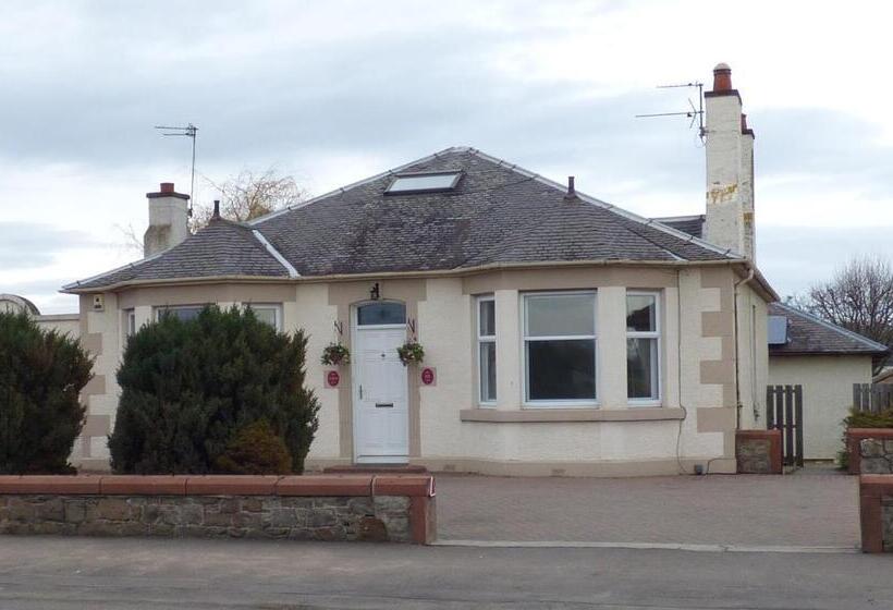 צימר Craigievar Guest House