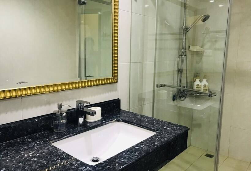 تختخواب و صبحانه Feng Su