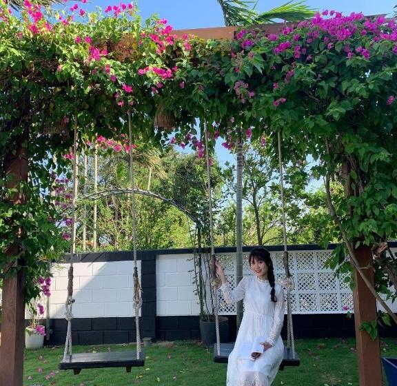 تختخواب و صبحانه Lavini Hoian Boutique Villa