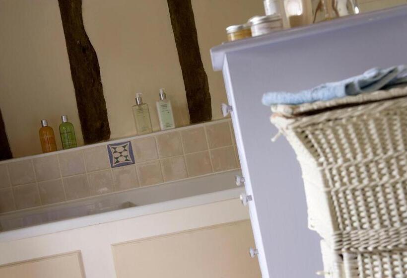 مبيت وإفطار The Old Manor House