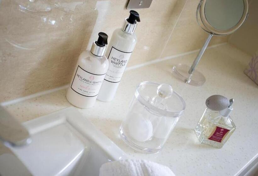 مبيت وإفطار The Old Manor House