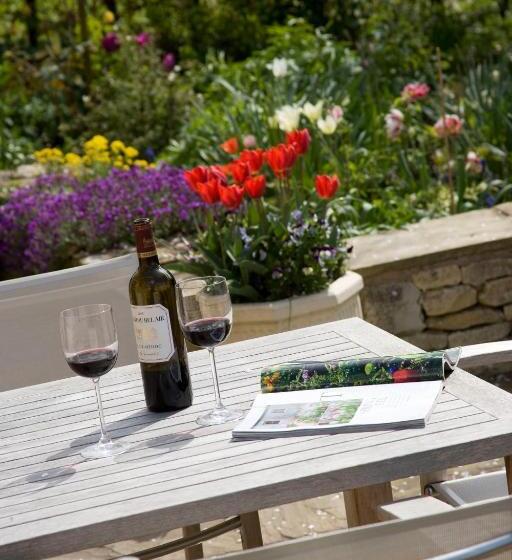 مبيت وإفطار The Old Manor House