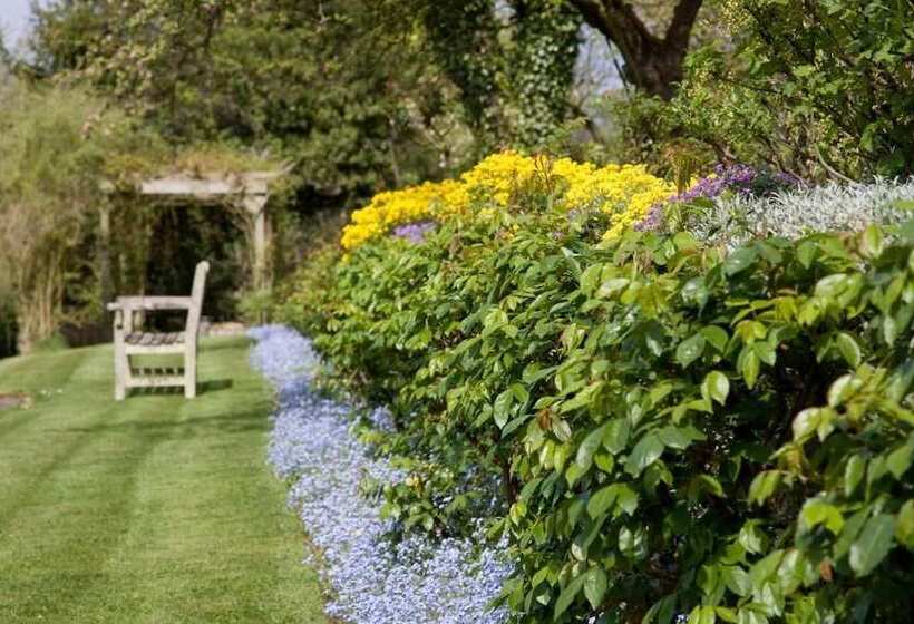 مبيت وإفطار The Old Manor House