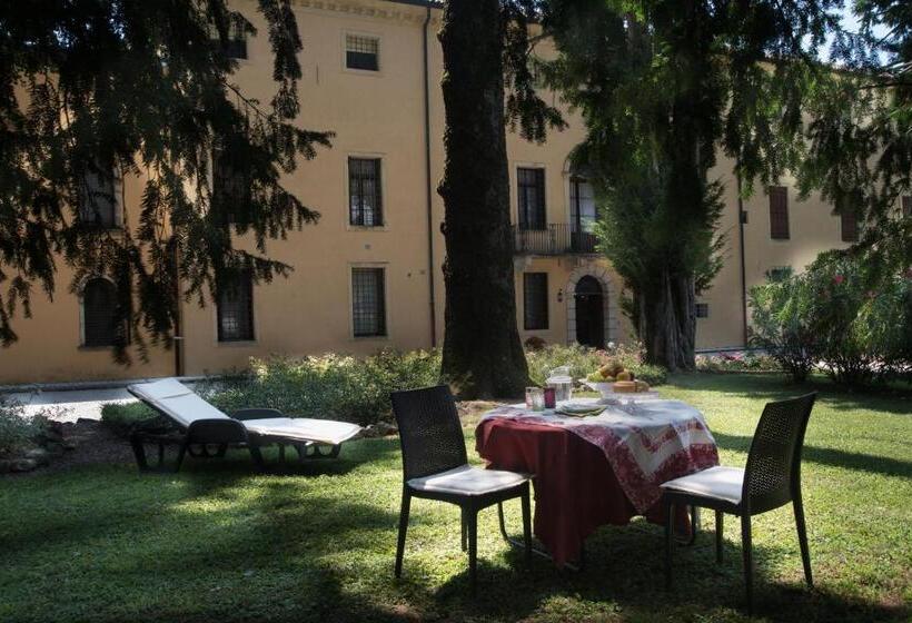 Bed and Breakfast Villa Curti
