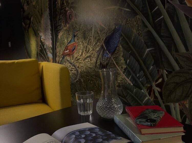 Отель The Rooms Airport   20rooms