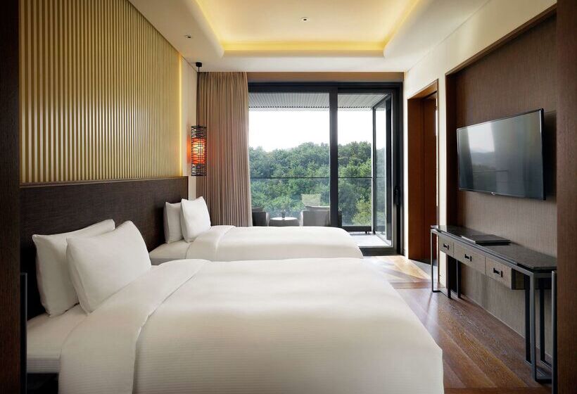 هتل Ananti At Busan Cove