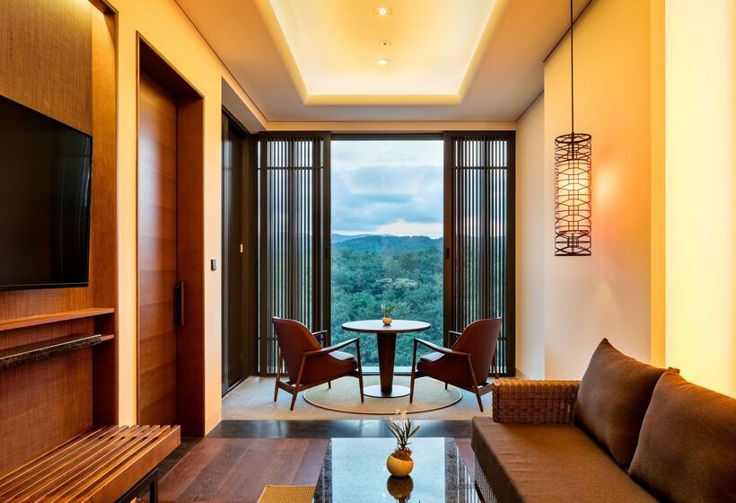 هتل Ananti At Busan Cove