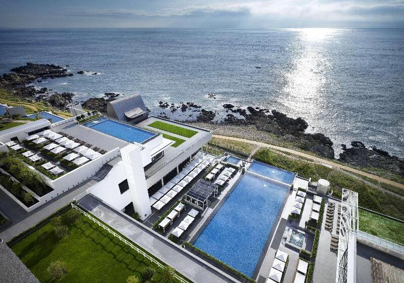 هتل Ananti At Busan Cove