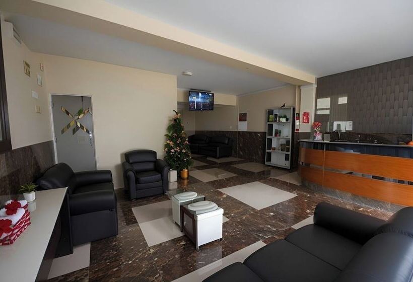 هتل Balcones Plaza