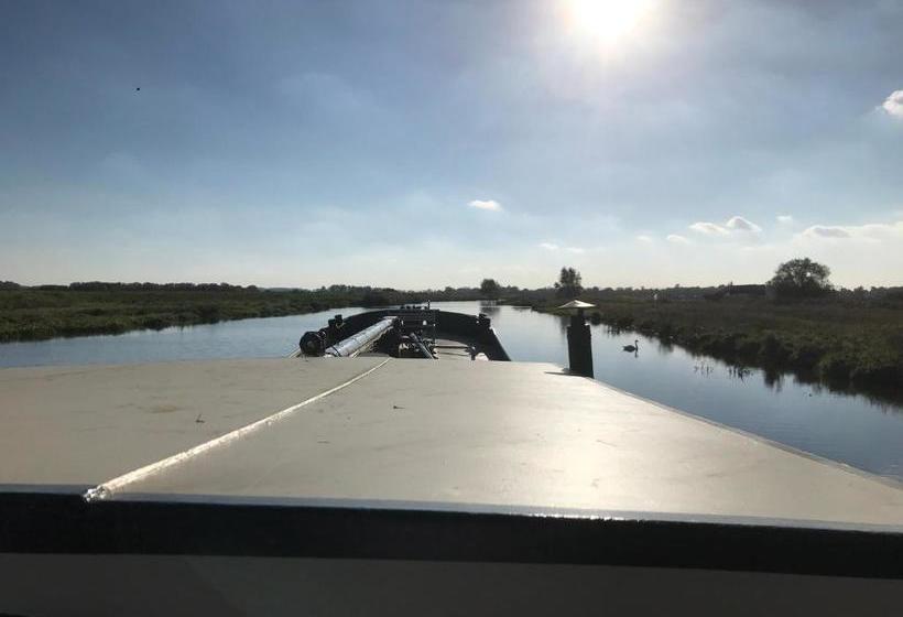 فندق Barge Waternimf