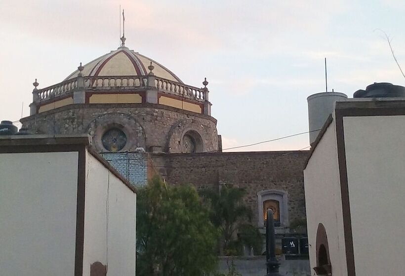 فندق Doña Chela En Calvillo