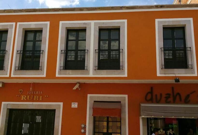 فندق Doña Chela En Calvillo