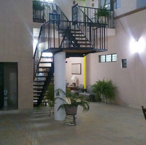 فندق Doña Chela En Calvillo