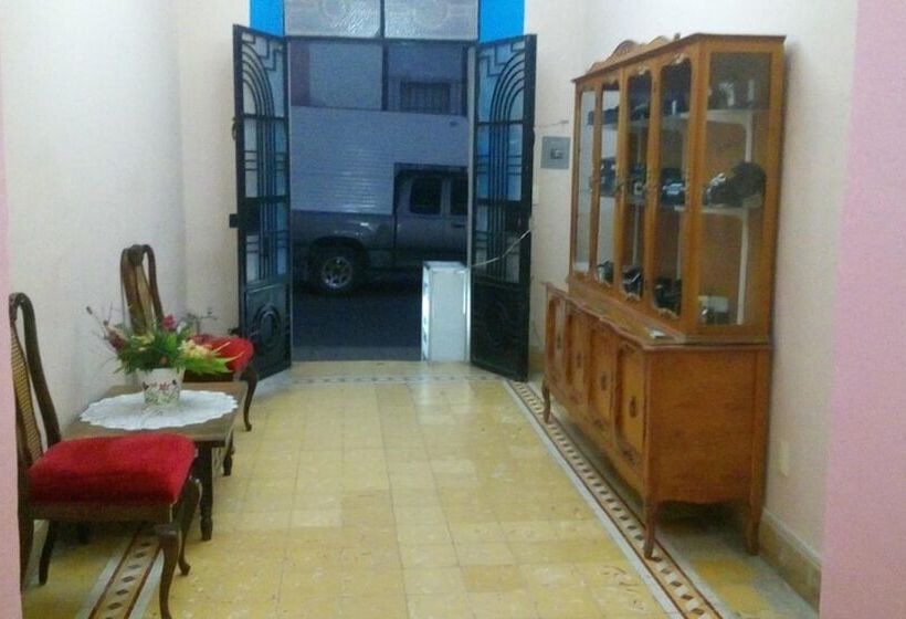 فندق Doña Chela En Calvillo