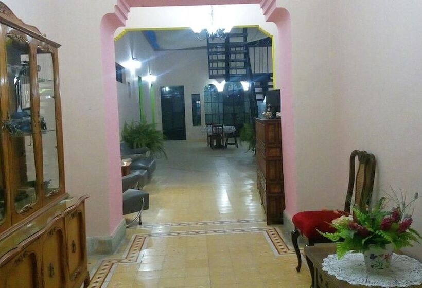 فندق Doña Chela En Calvillo