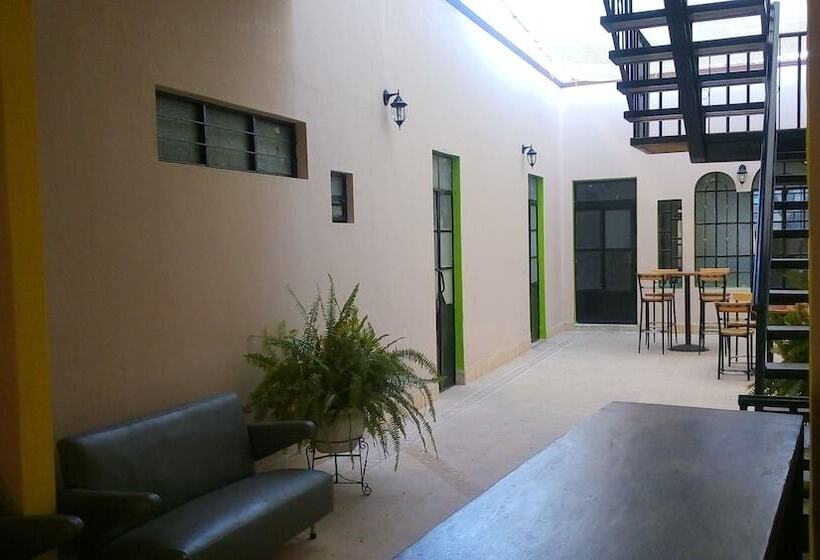 فندق Doña Chela En Calvillo