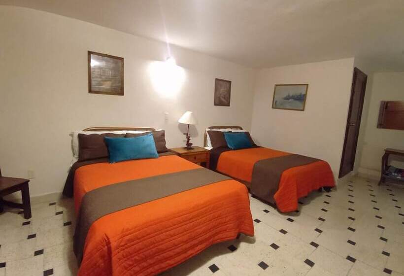 فندق Doña Chela En Calvillo