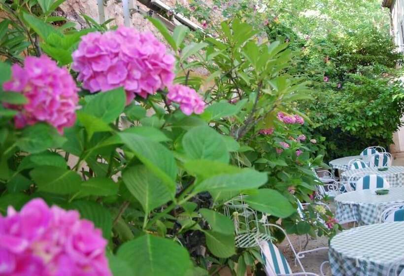 호텔 Hôtel Le Prieuré