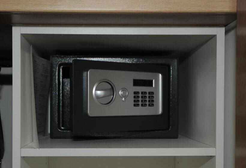 ホテル Hôtel Victor Hugo