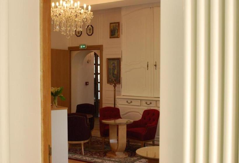 ホテル Hôtel Victor Hugo