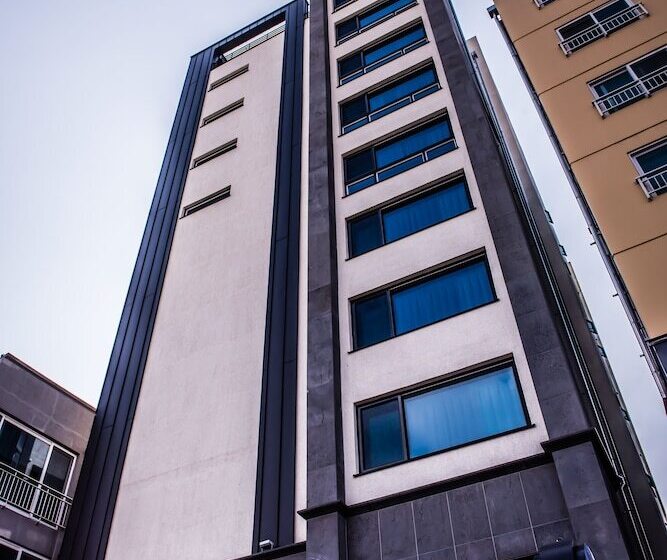 בית מלון כפרי Virginia