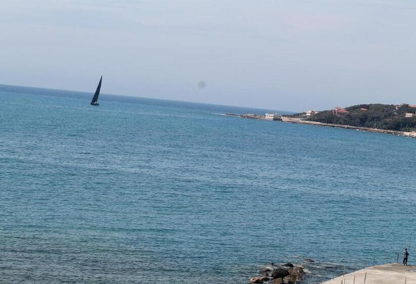 Отель La Marinella