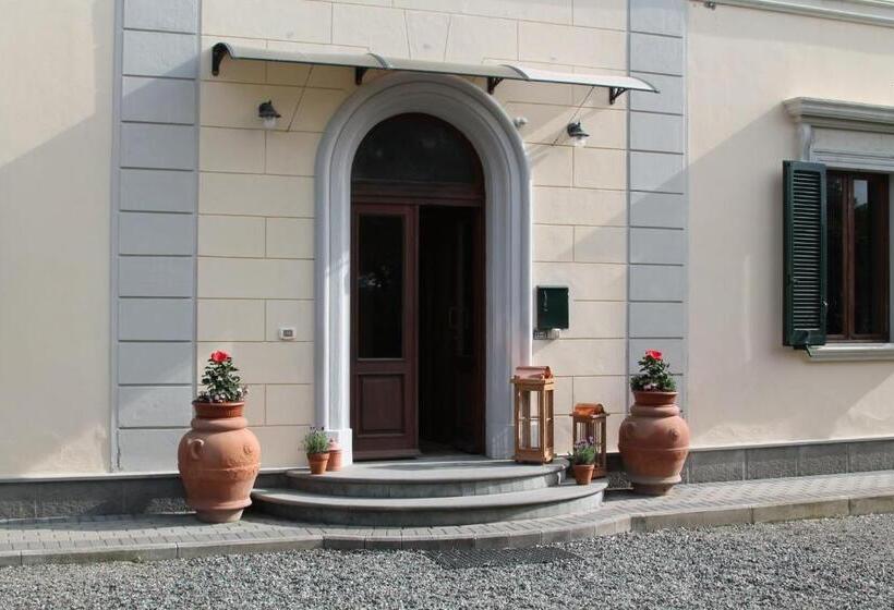 Отель La Marinella