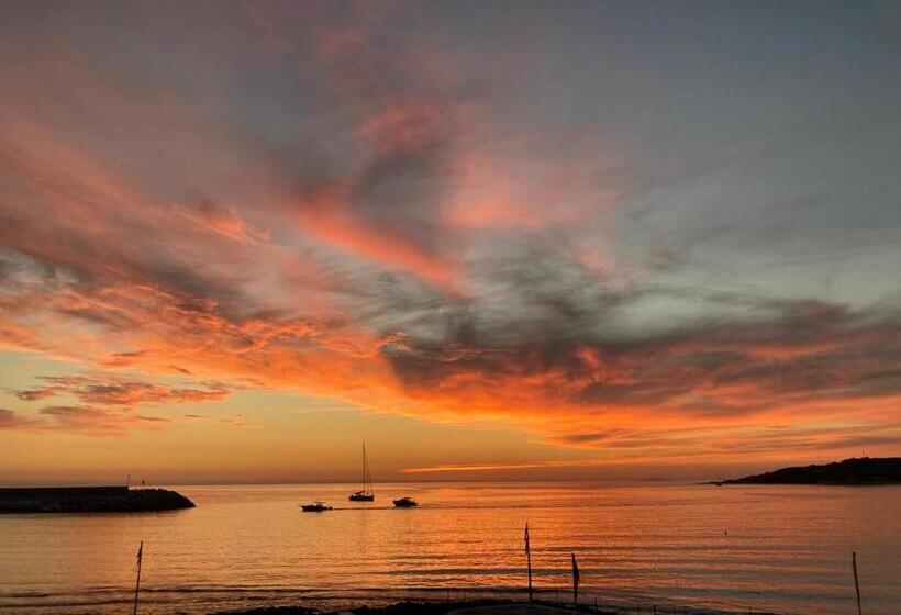 Отель La Marinella