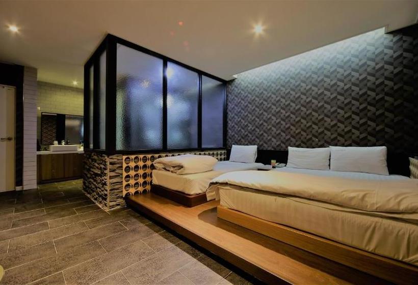 모텔 Daegu Bonri Piano