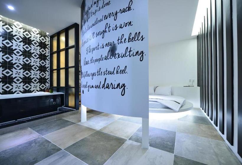 모텔 Daegu Bonri Piano