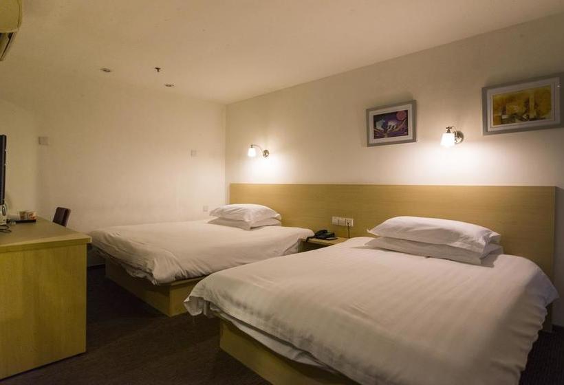 酒店 7 Days Inn Hami Baofeng Market