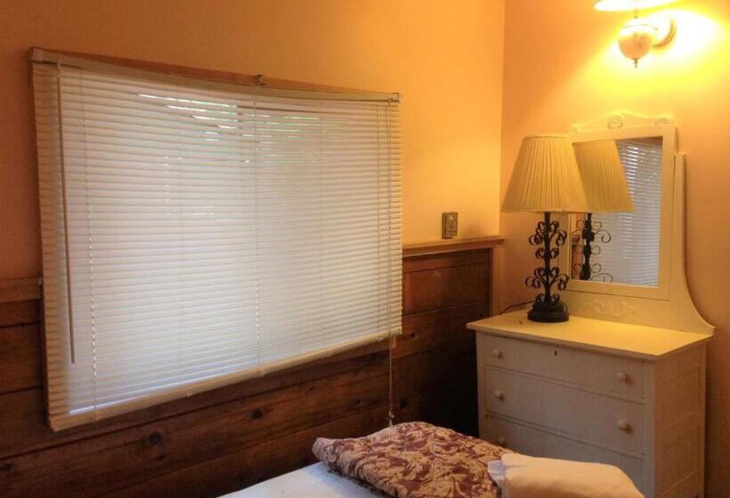 منتجع High Falls Bay Cottages, Camping & Waterpark