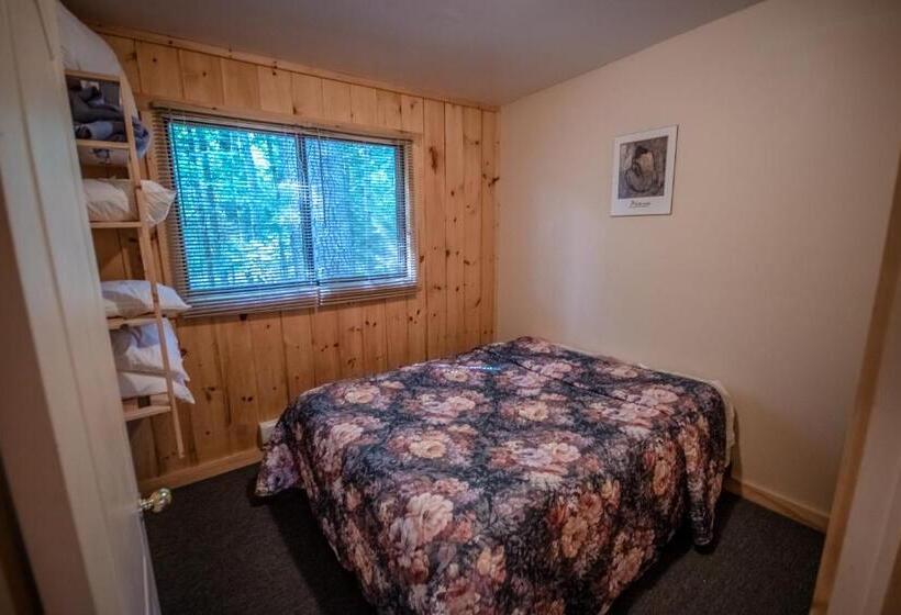 منتجع High Falls Bay Cottages, Camping & Waterpark