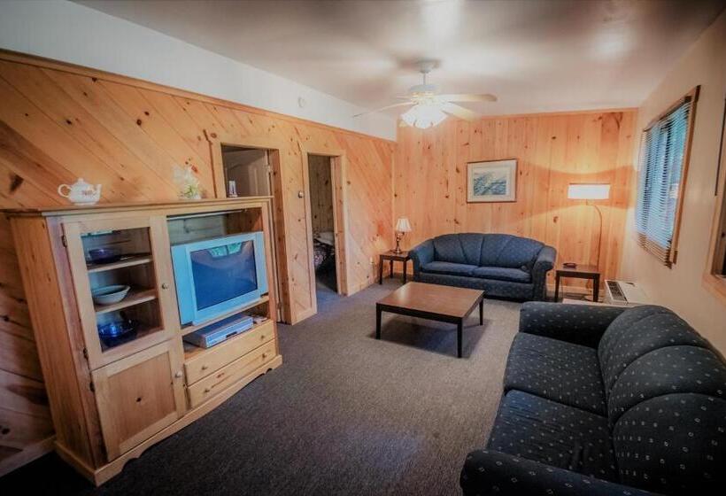 منتجع High Falls Bay Cottages, Camping & Waterpark