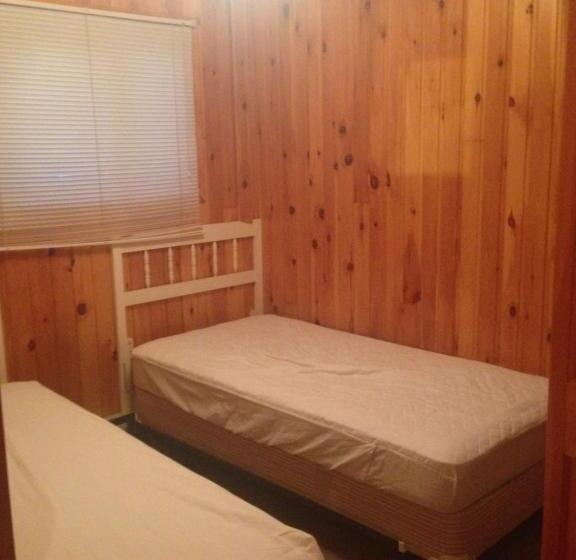 منتجع High Falls Bay Cottages, Camping & Waterpark