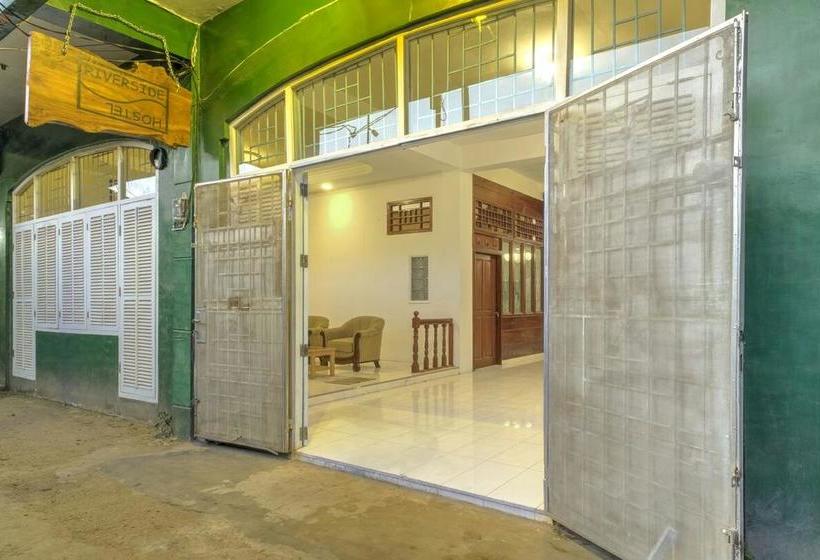 Riverside Hostel Padang