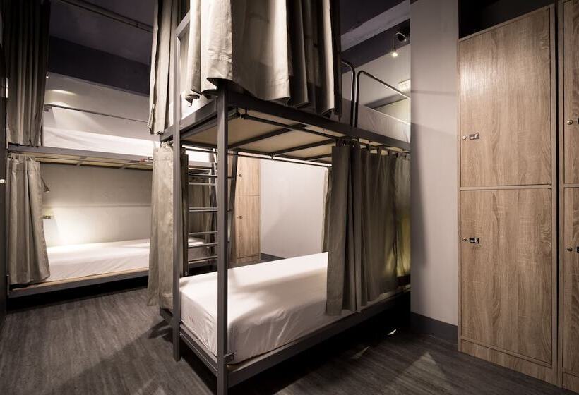 Taipei Travelers International Hostel