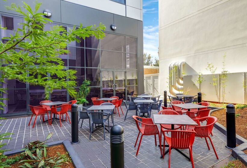 Travelodge Hotel Sydney Airport