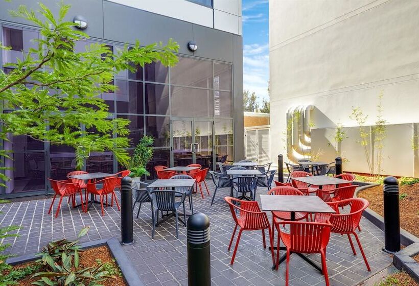 Travelodge Hotel Sydney Airport