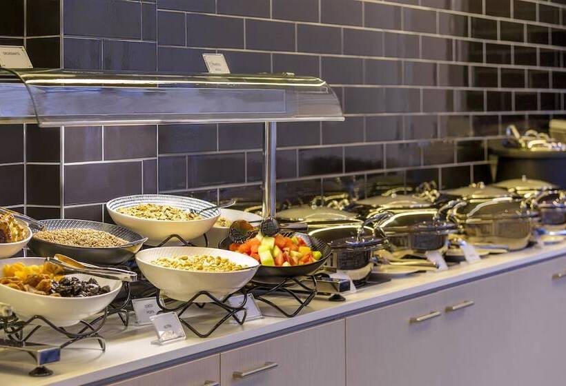 Travelodge Hotel Sydney Airport