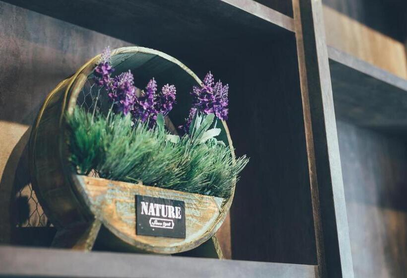 V3 Hotel & Residence Seri Alam