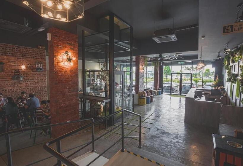 V3 Hotel & Residence Seri Alam