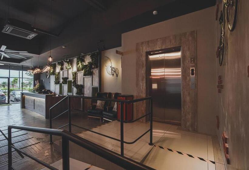 V3 Hotel & Residence Seri Alam
