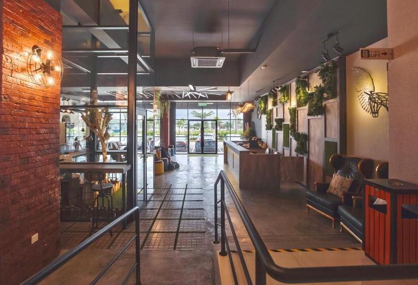 V3 Hotel & Residence Seri Alam