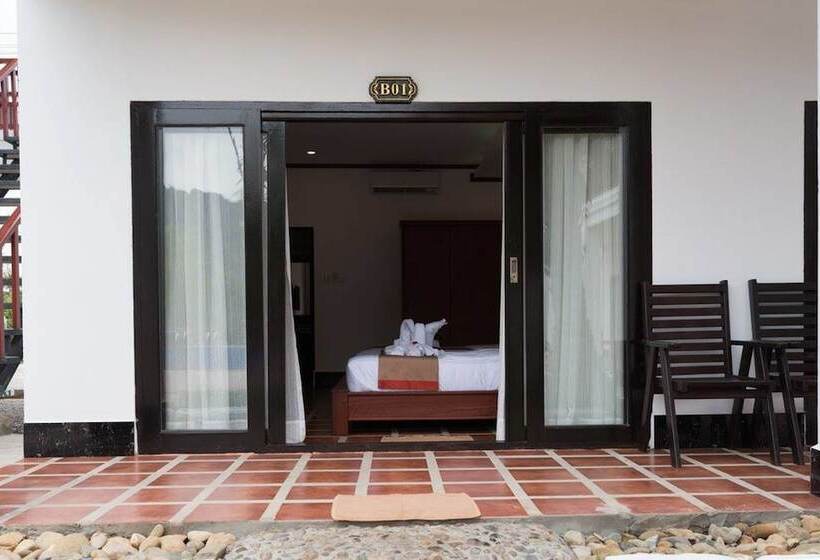 Vang Vieng Savanh Sunset View Resort