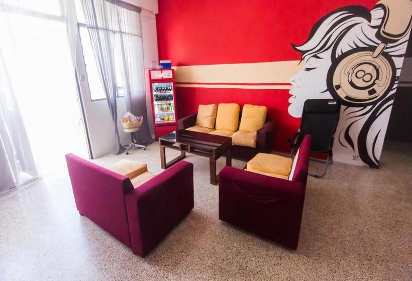 הוסטל Backpackers @ Beacon Kch
