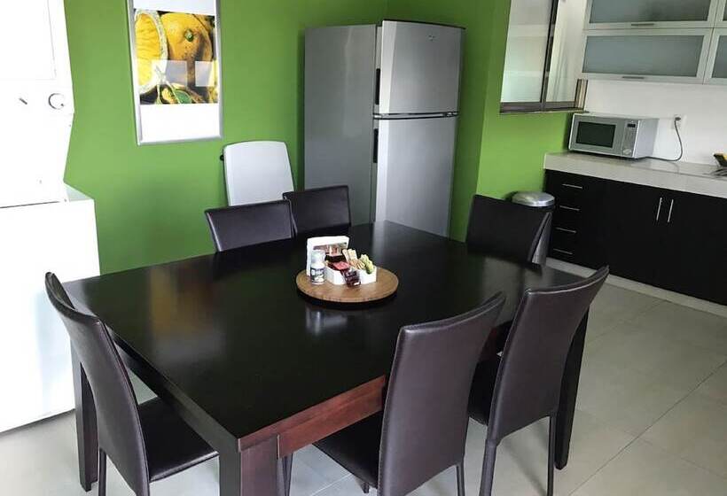 Общежитие Hostal Urbano