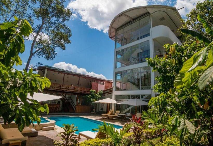 ユースホステル La Floresta Tarapoto Hostal