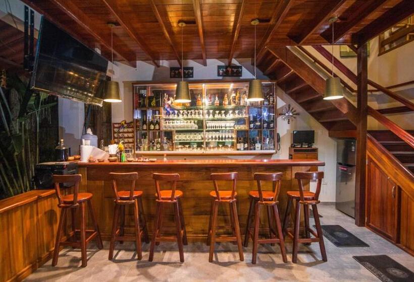 ユースホステル La Floresta Tarapoto Hostal